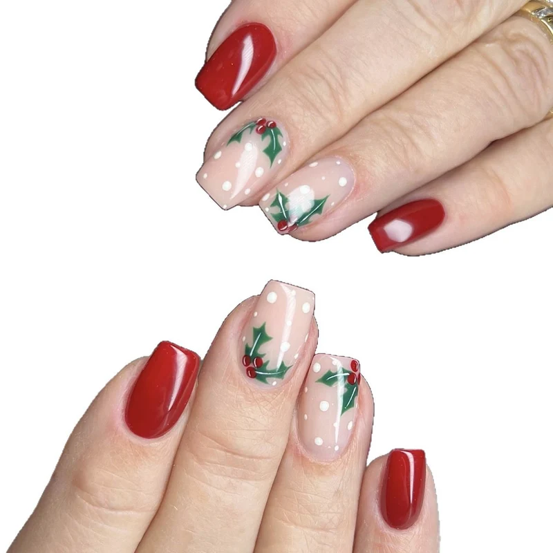 Kunstnagelset mit festlichem Weihnachtsdesign und verspielt festlicher Dekoration Karnz