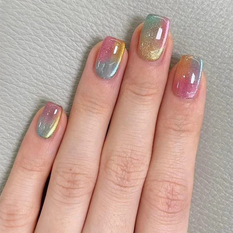 Kunstnagelset mit farbverlaufendem Design Karnz