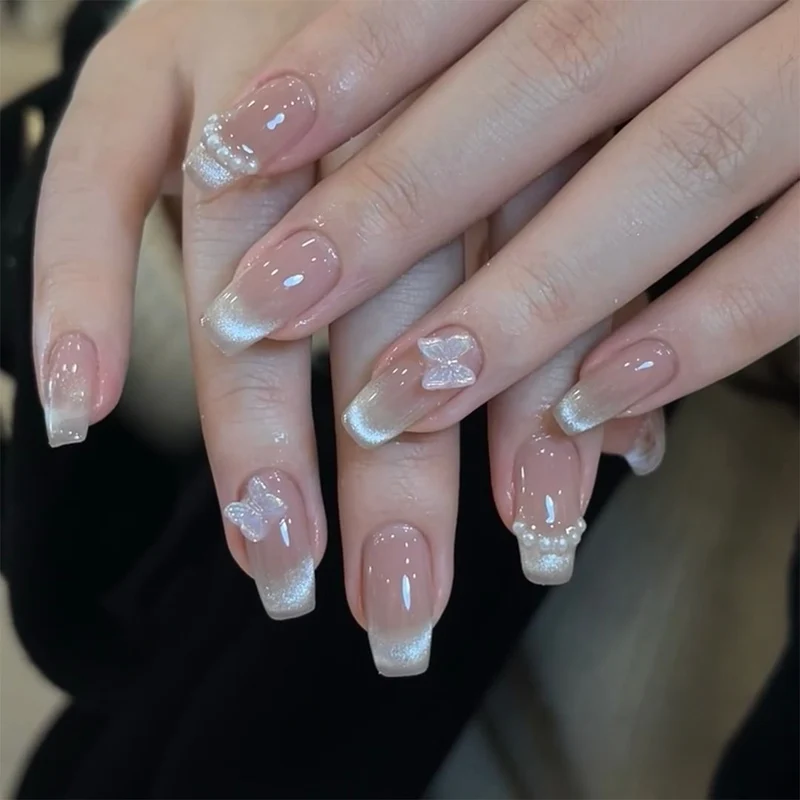 Kunstnagelset mit eleganten Strassverzierungen Karnz