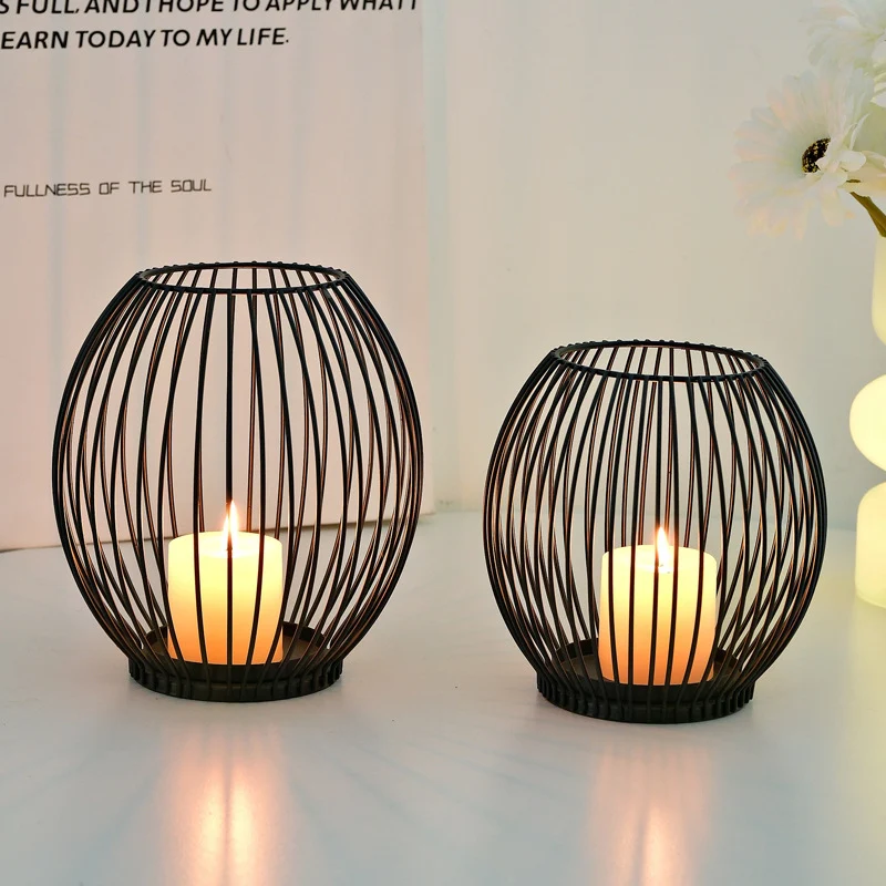 Dekorative Metallvase Karnz
