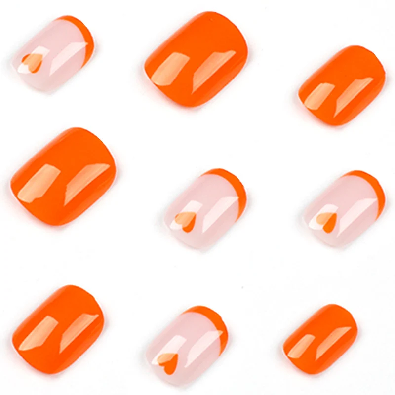 Kreative Nagelkunst mit Herzmotiven und Neonakzenten Karnz