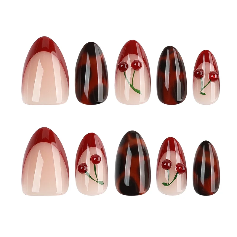 Kreative Nagelkunst im Cherries-Design Karnz