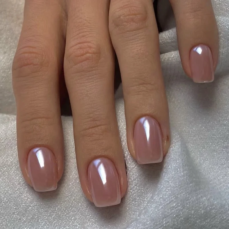Kunstnagelset mit eleganten Kristallapplikationen Karnz