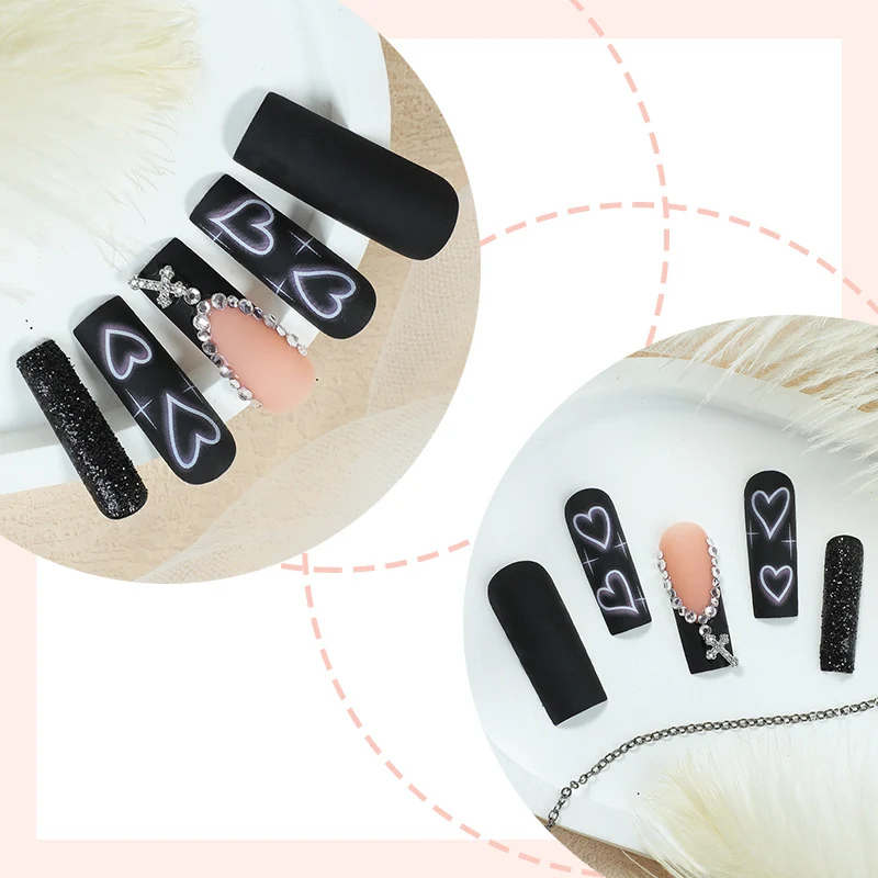 Kunstnagelset mit eleganten Glitzer- und Herzdesigns Karnz