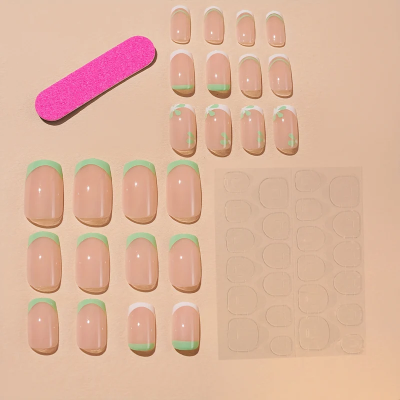 Kunstnagelset mit eleganten French Tips Karnz