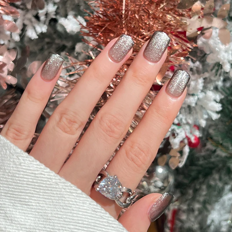 Glitzernde Nagelverlängerungen Karnz