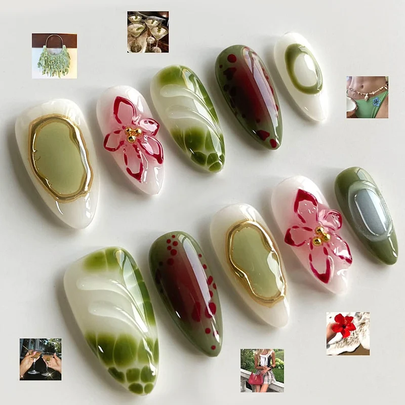 Kunstnagelset mit eleganten floralen und goldenen Akzenten Karnz