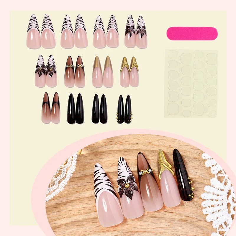 Kunstnagelset mit eleganten floralem Design und spektakulären Glitzerakzenten Karnz