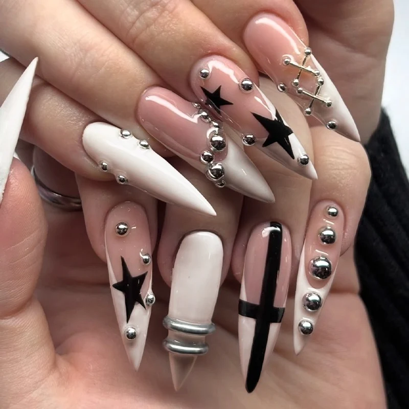 Kunstnagelset mit elegantem Sternen- und Glitzerdesign Karnz