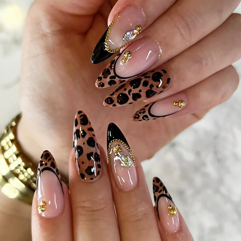 Kunstnagelset mit elegantem Leoparden-Design Karnz