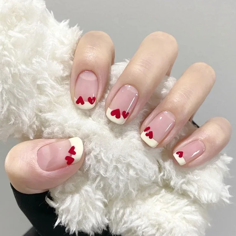 Kunstnagelset mit elegantem Hochglanz-Finish und natürlichem Look Karnz