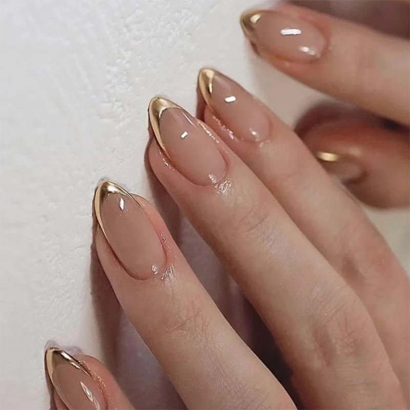 Kunstnagelset mit elegantem Goldverlauf Karnz