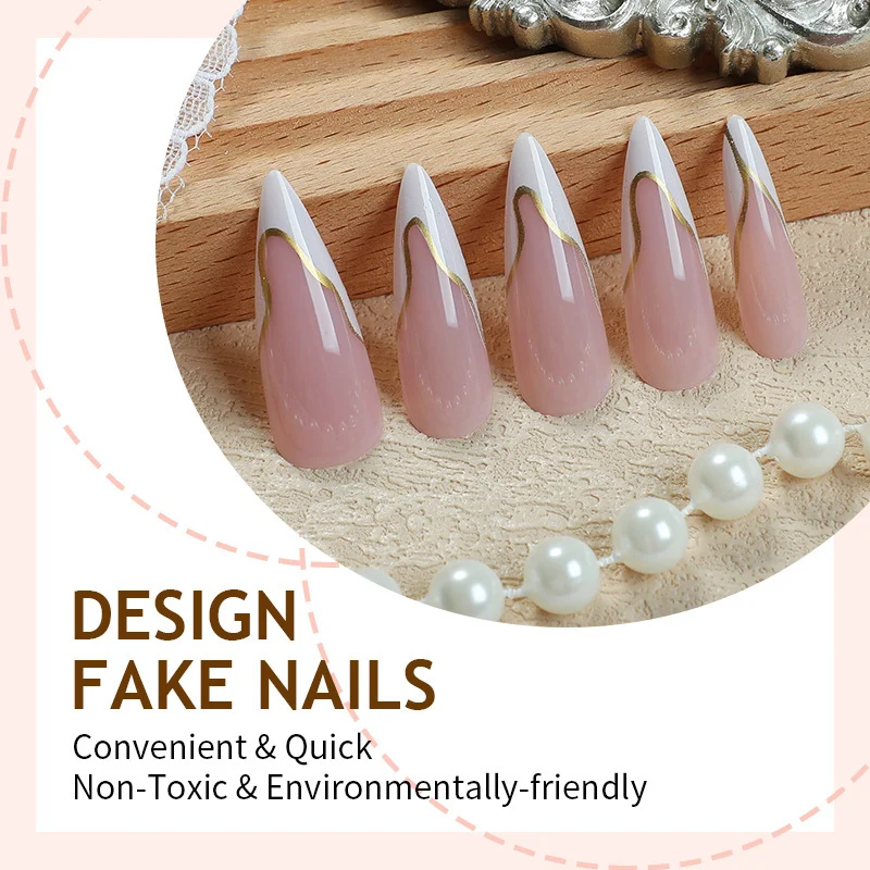Kunstnagelset mit elegantem Goldrand Karnz