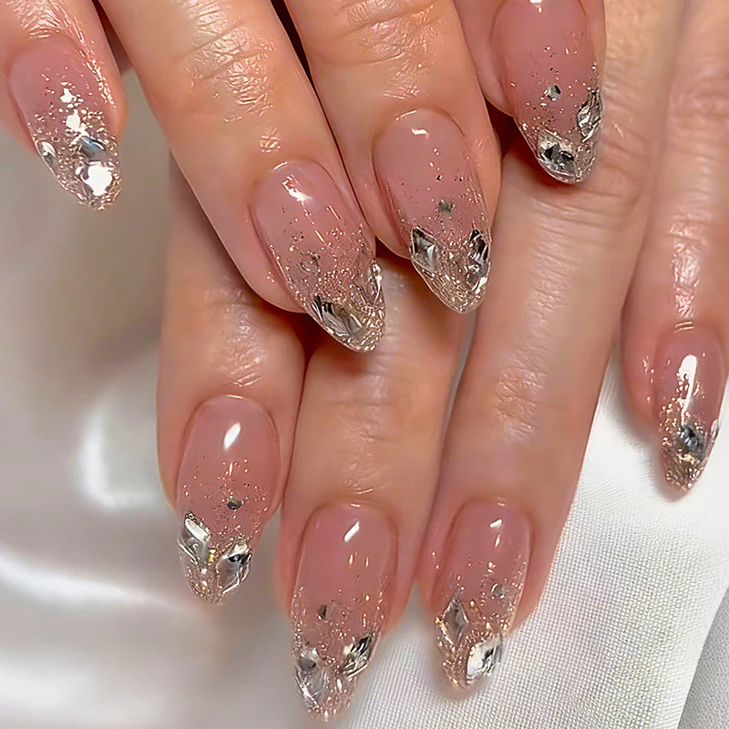 Kunstnagelset mit elegantem Glitzer-Design Karnz