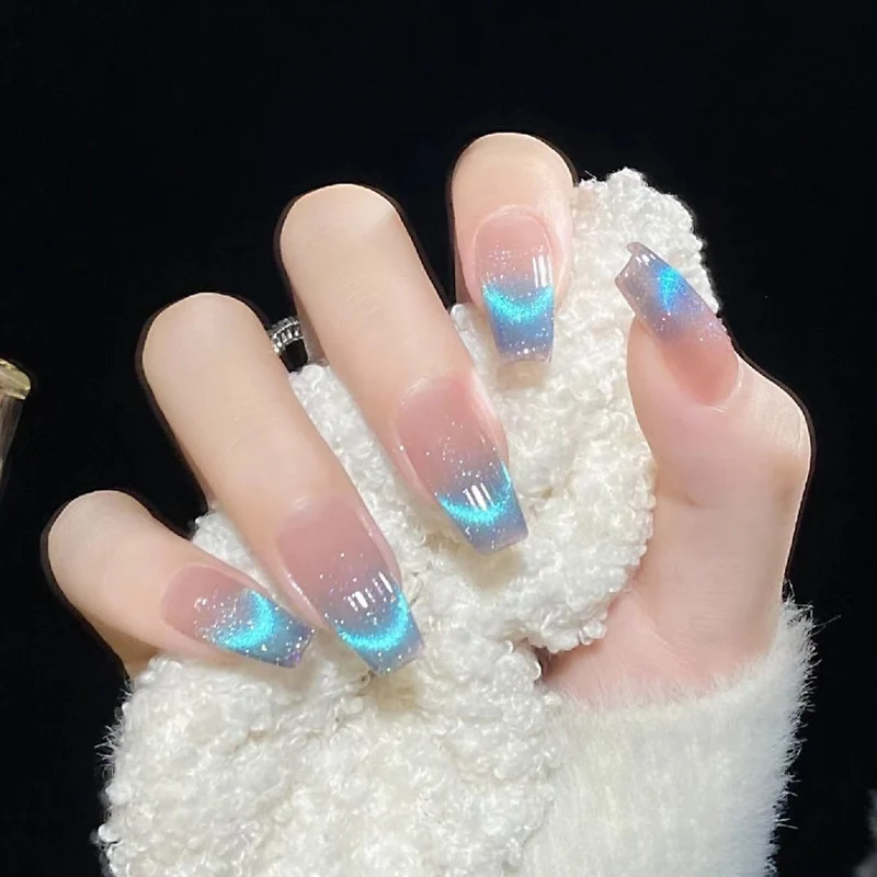 Kunstnagelset mit elegantem Glitter-Finish Karnz
