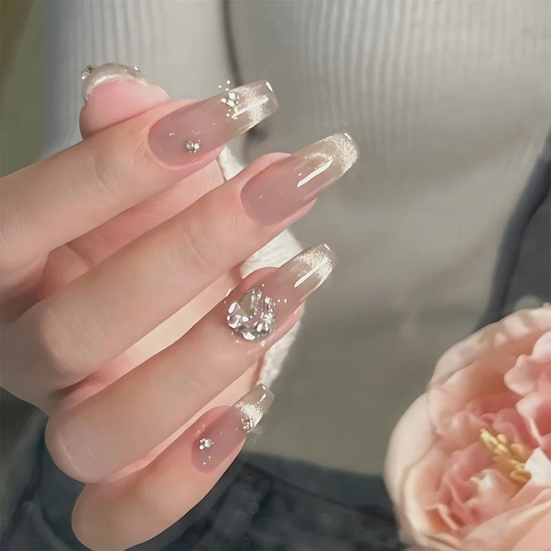 Kunstnagelset mit elegantem Glitter-Finish Karnz
