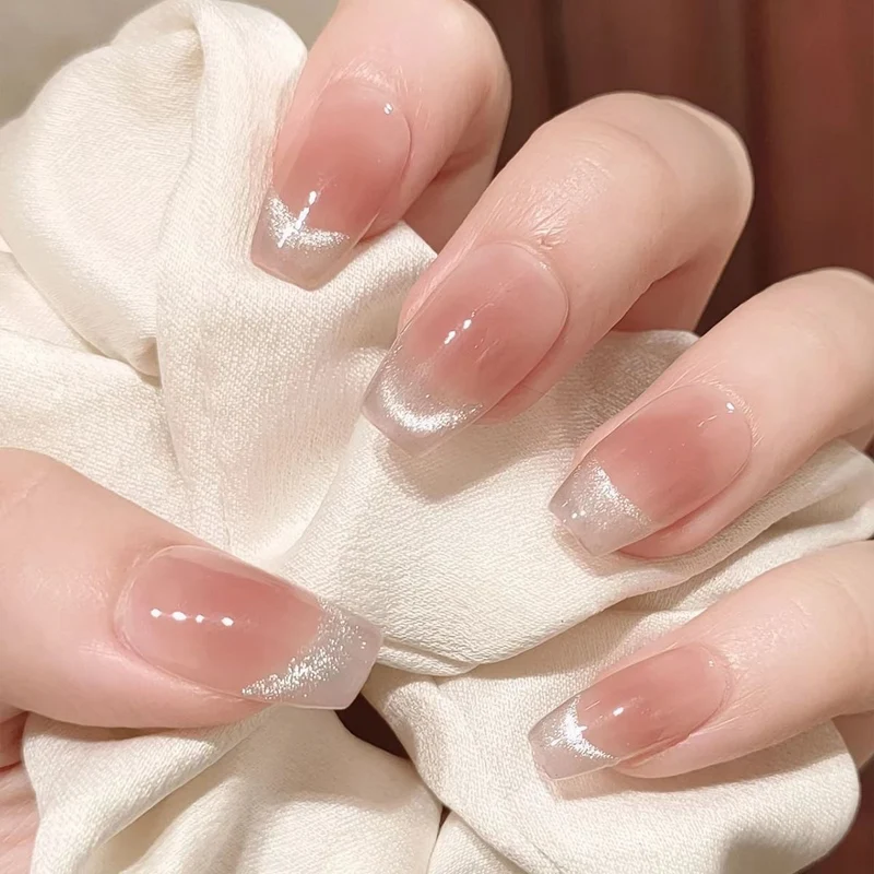 Kunstnagelset mit elegantem Glitter-Finish Karnz