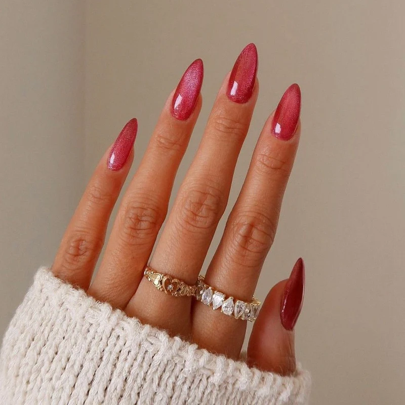 Kunstnagelset mit elegantem Glitter-Finish Karnz