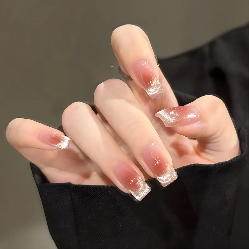 Kunstnagelset mit elegantem Glitter-Finish Karnz