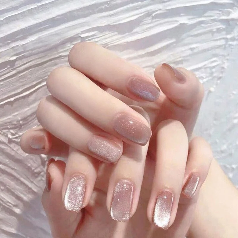 Kunstnagelset mit elegantem Glitter-Finish Karnz