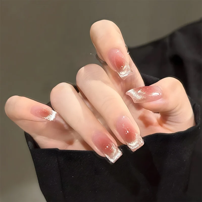 Kunstnagelset mit elegantem Glitter-Finish Karnz