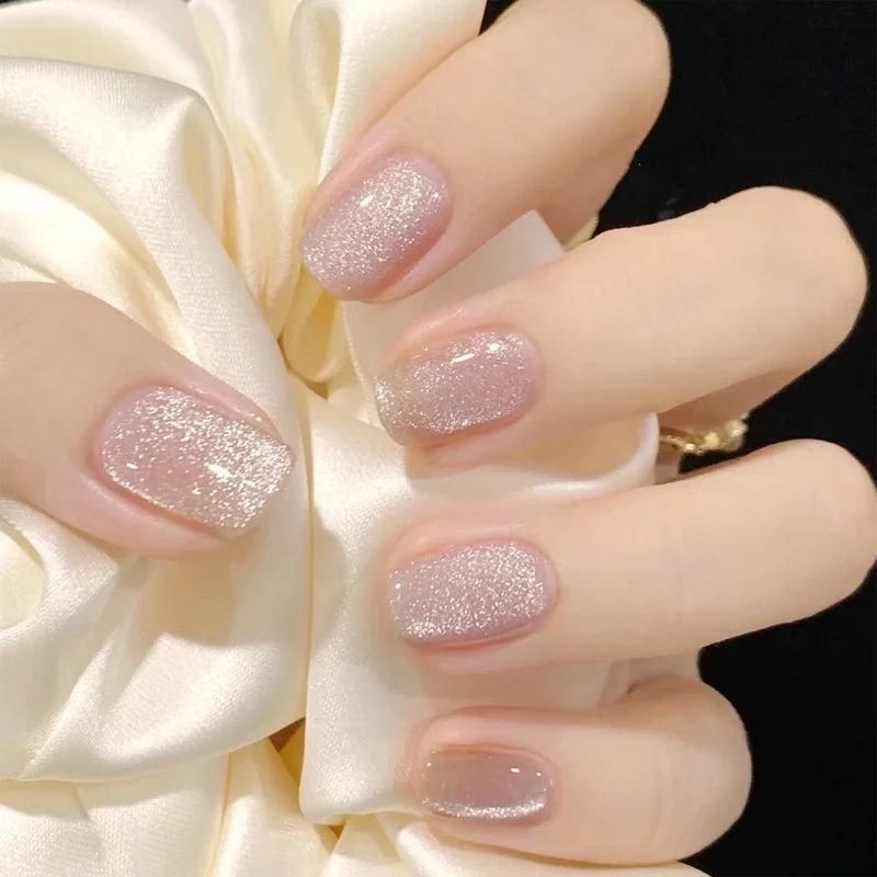 Kunstnagelset mit elegantem Glitter-Finish Karnz