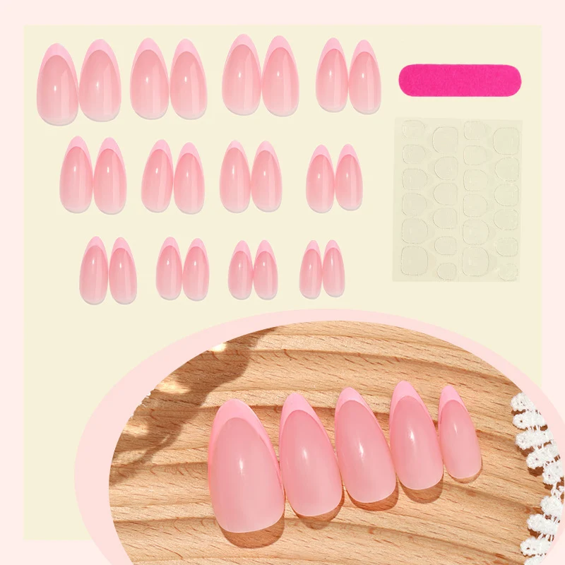 Kunstnagelset mit elegantem French-Tip Design Karnz