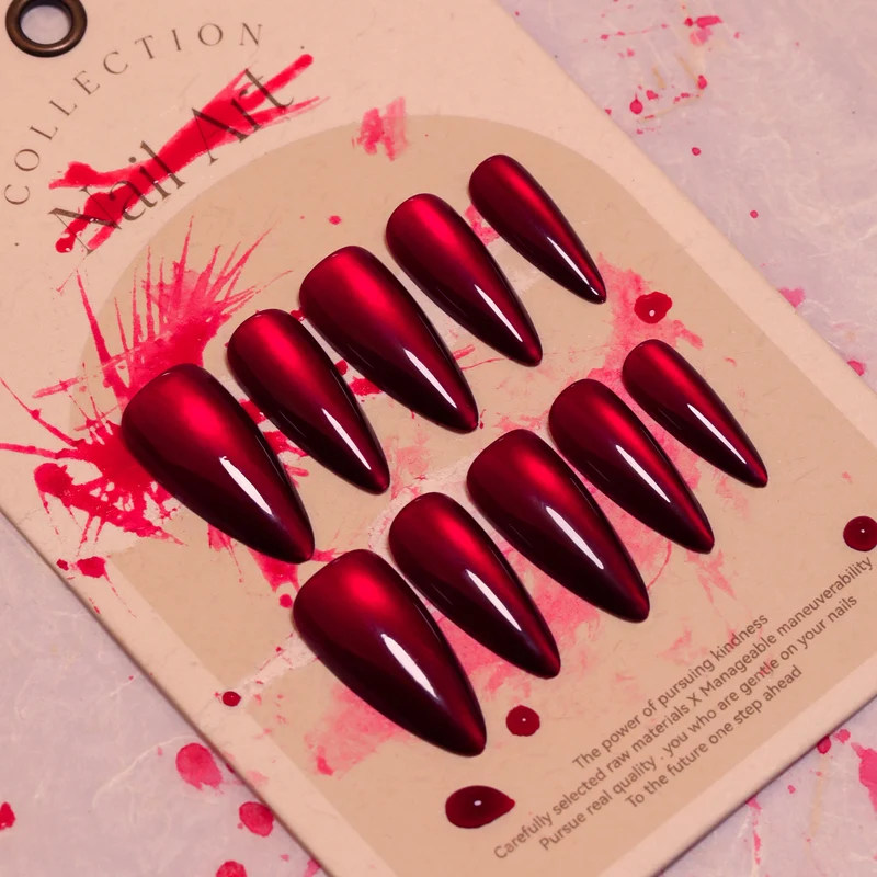 Glamouröse Kunstnägel im Stiletto-Design Karnz