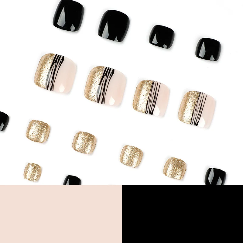 Exquisite Fußnagelkunst mit Glitzer- und Streifen-Design Karnz