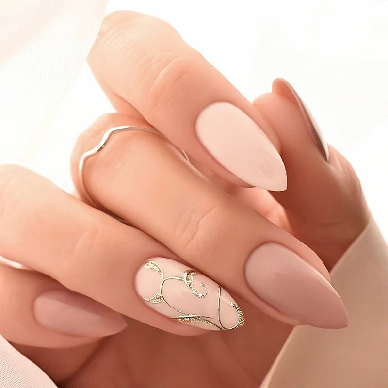 Kunstnagelset mit elegantem Blütenmuster Karnz