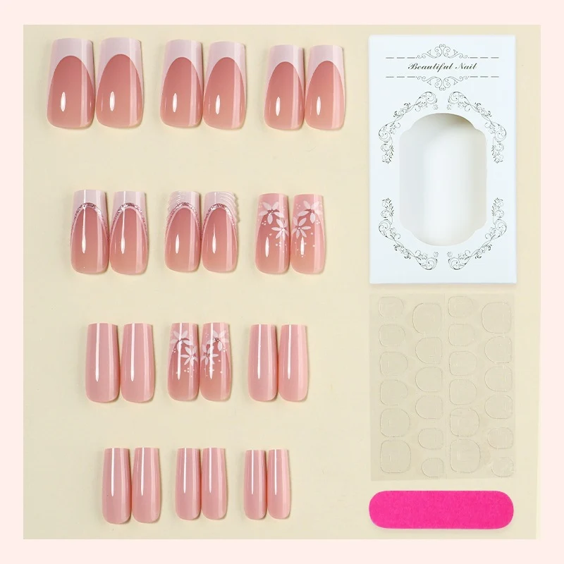 Kunstnagelset mit elegantem Blumendesign und Glanz Karnz