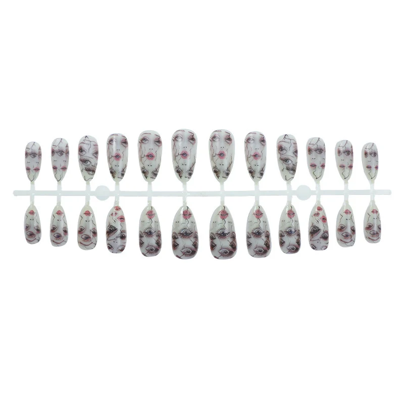 Kunstnagelset mit einzigartigen Gesichtsdesigns Karnz