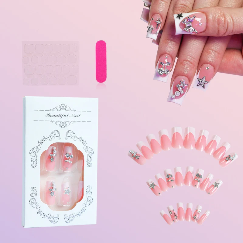 Kunstnagelset mit dekorativen Blüten- und Glitzermotiven Karnz