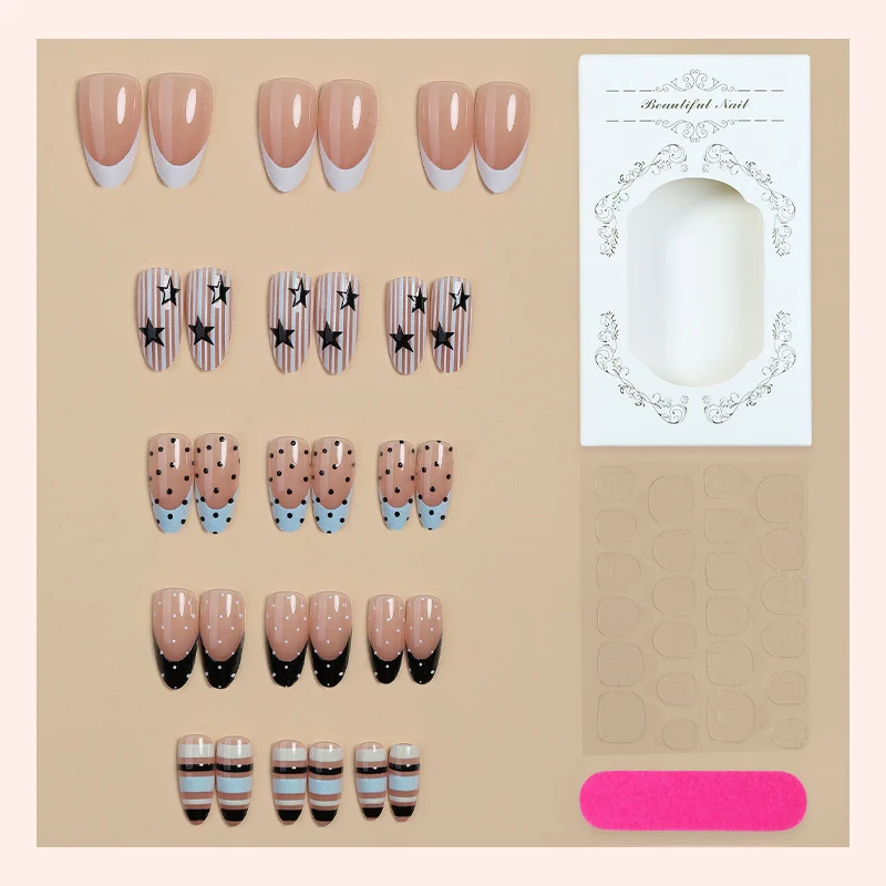 Kreatives Kunstnagelset mit einzigartigen geometrischen und bunten Designs Karnz