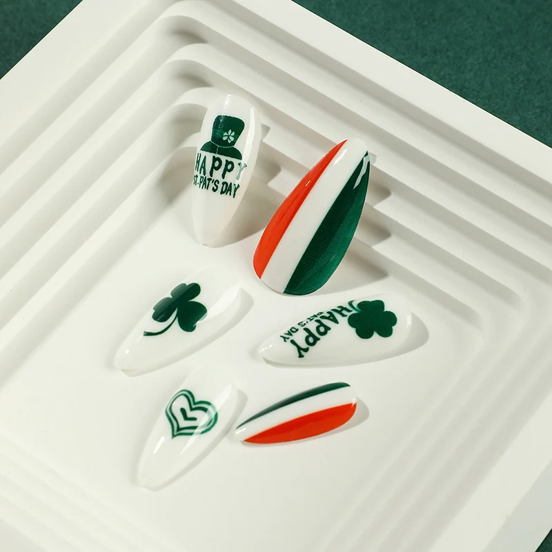 Trendige Nagelkunst im Irland-Stil Karnz