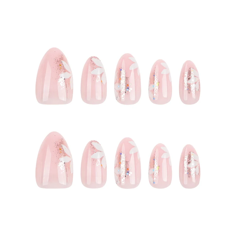 Premium Nagelkunst mit floralem Design und Glitzerakzenten Karnz