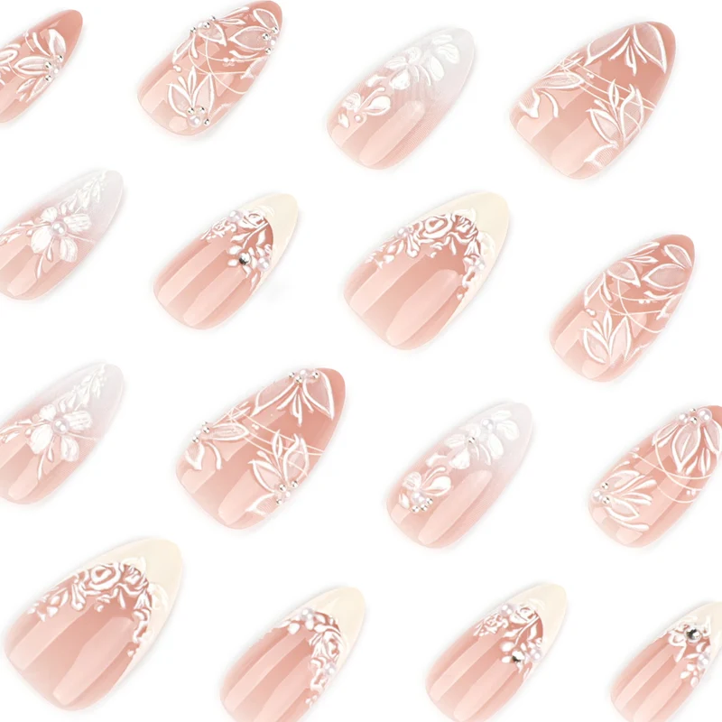 Premium Nagelkunst mit Blumendesign und glitzernden Akzenten Karnz
