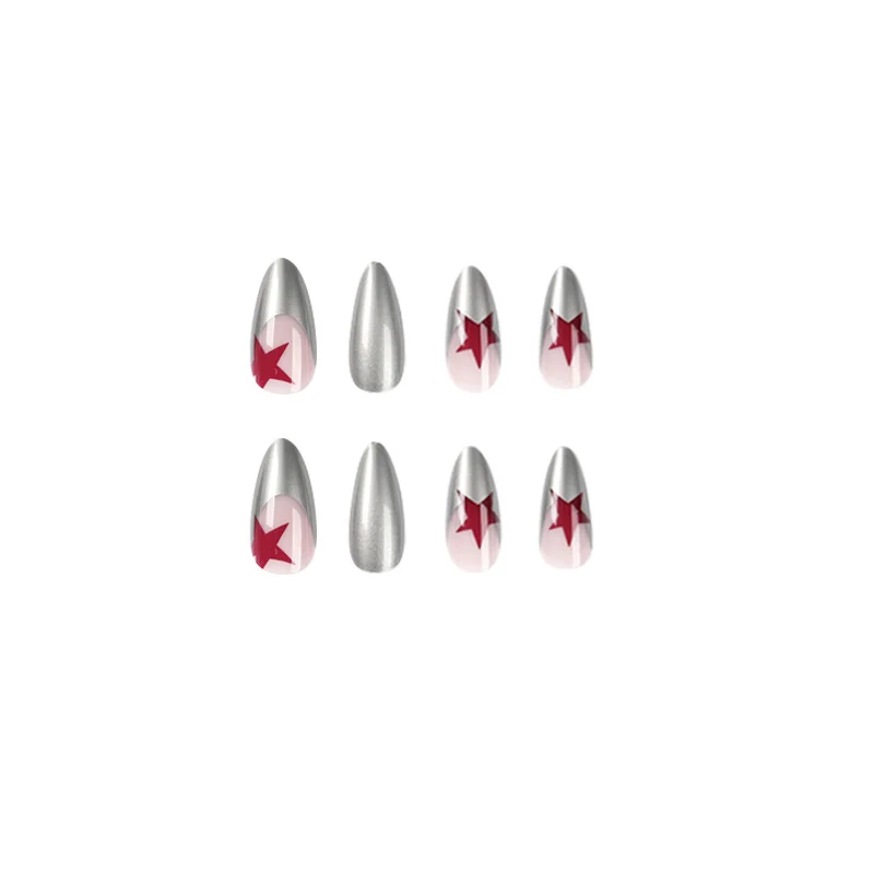 Kunstvolle Stiletto-Nägel mit Silber- und Sternenmotiven Karnz