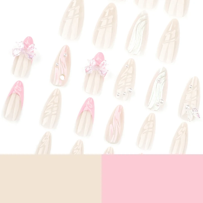 Kunstvolle Stiletto-Nägel mit Glitzer- und Schmetterlingsdesign Karnz