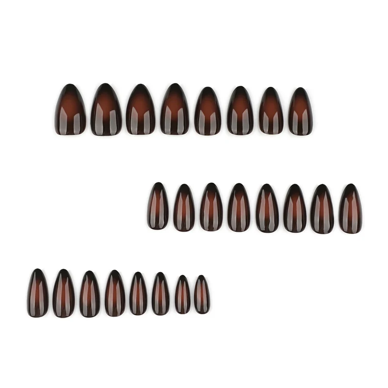 Kunstvolle Stiletto-Nägel mit glänzendem Finish Karnz
