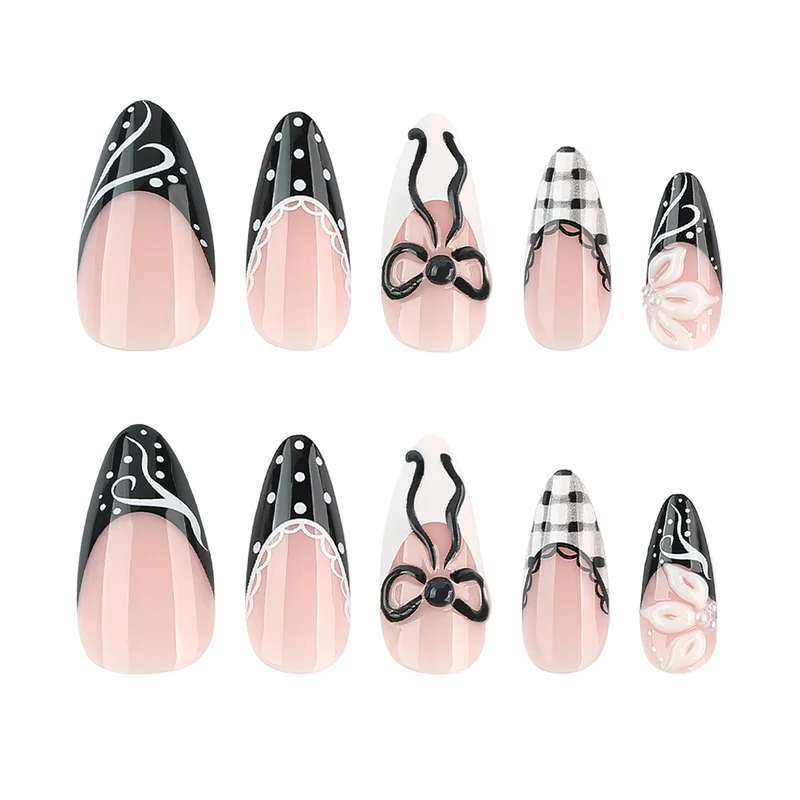 Kunstvolle Stiletto-Nägel mit floralen und geometrischen Akzenten Karnz