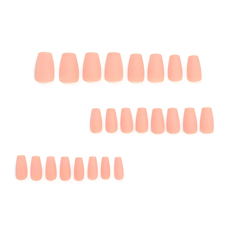 Elegante Nail Art mit Mattem Finish Karnz