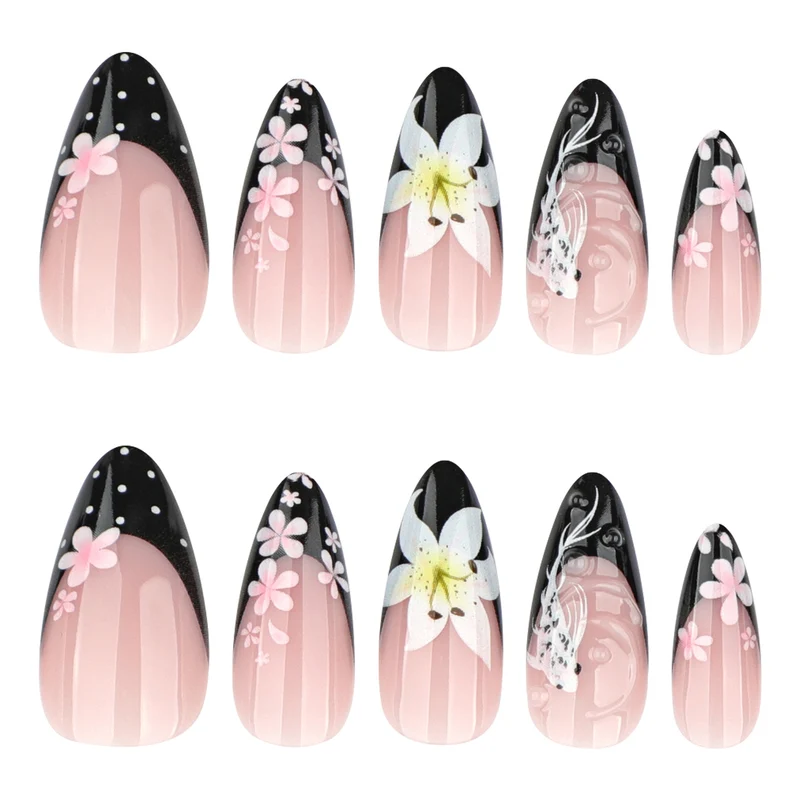 Elegante Nagelverlängerungen mit kreativen Blumen- und Schwarz-Weiß-Muster Karnz
