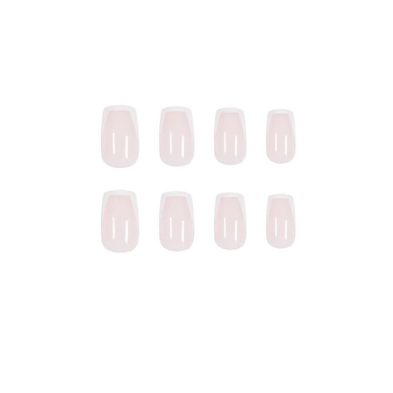 Elegante Nagelverlängerungen mit French-Tip Karnz