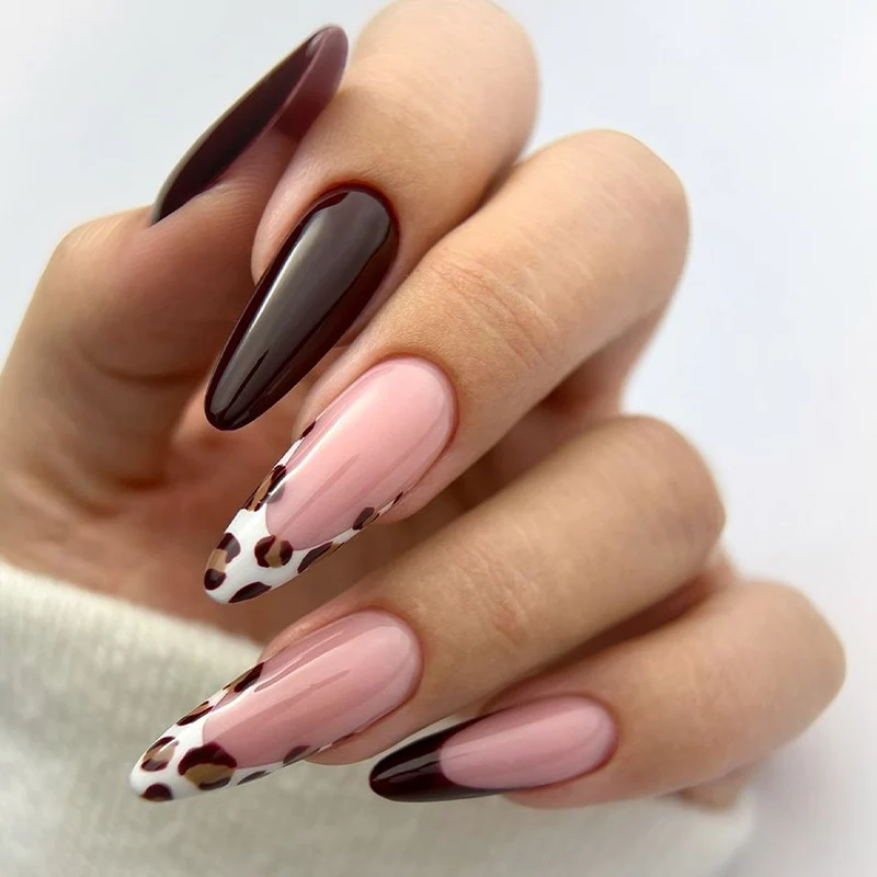 Kunstnagelset Karnz