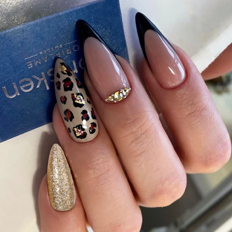 Kunstnagel-Set mit verschiedenen Designs Karnz