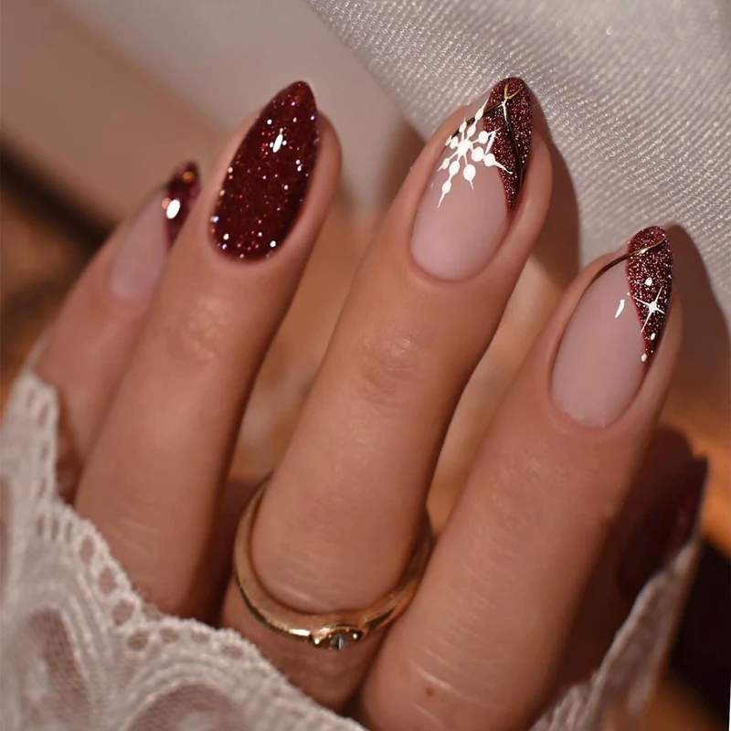 Kunstnagel-Set mit Glamourösen Glitzerakzenten Karnz