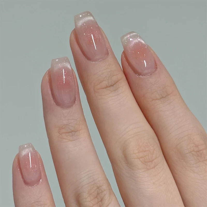 Kunstnagel Set mit eleganten Ombre-Effekten Karnz