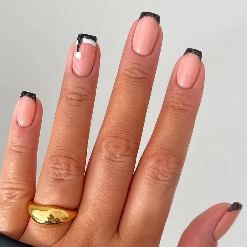 Kunstnagel-Kit mit elegantem French-Peeling-Effekt Karnz