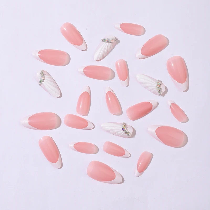 Künstliches Nagelset mit luxuriösen 3D-Verzierungen Karnz
